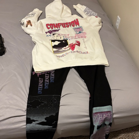 Sugarhill Black Graphic Men Jeans And White Hoodie. - Picture 2 of 2
